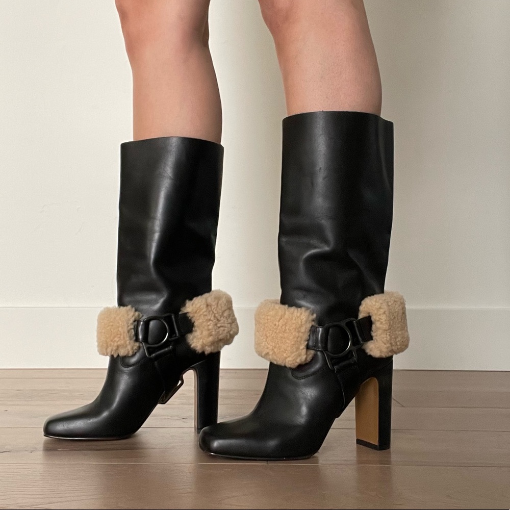 Off-white shearling riding boots